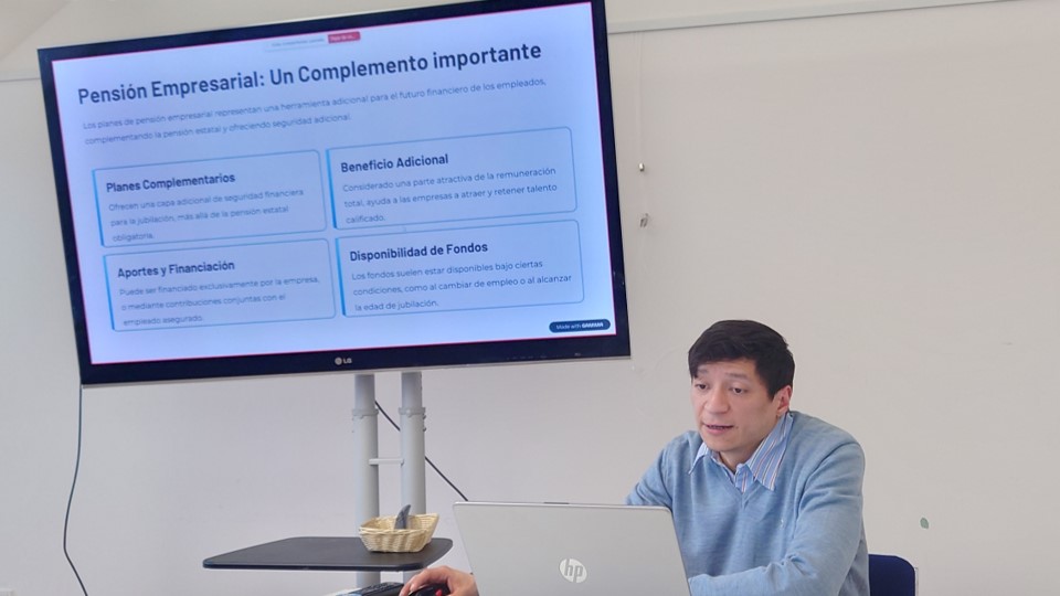 Consulado de Colombia en Viena realiza charla informativa sobre pensiones para residentes en Austria