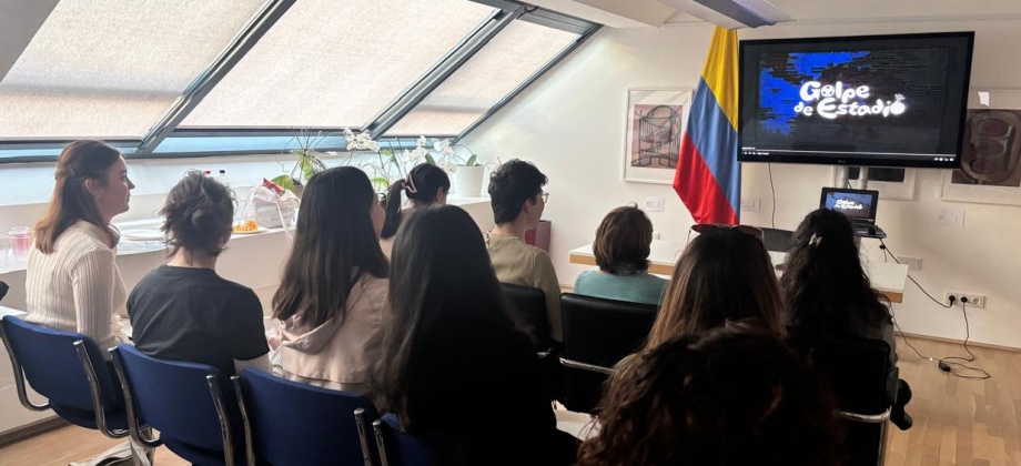 Consulado de Colombia en Viena proyectó la película Golpe de Estadio con ocasión al Día de las Víctimas