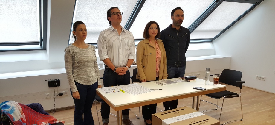 Inició la jornada electoral en el Consulado en Viena