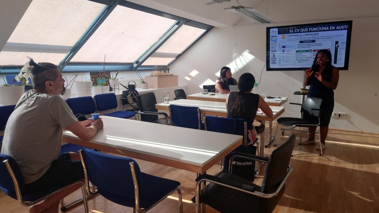 Colombianos en Austria participaron en taller sobre competencias laborales.